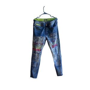 Staple men’s dark tone wash graffiti distressed jeans waist 32 inches